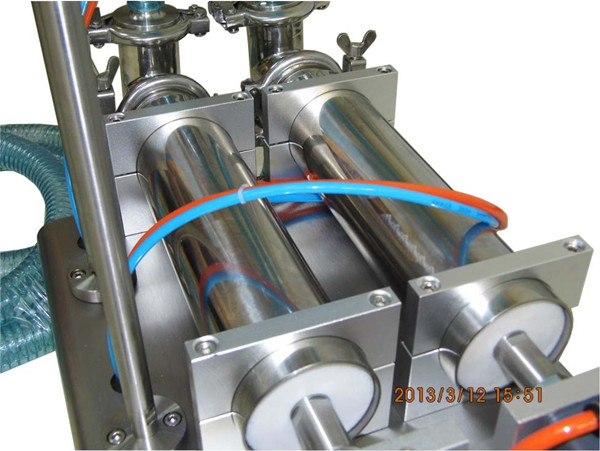 Double heads cream filling machine